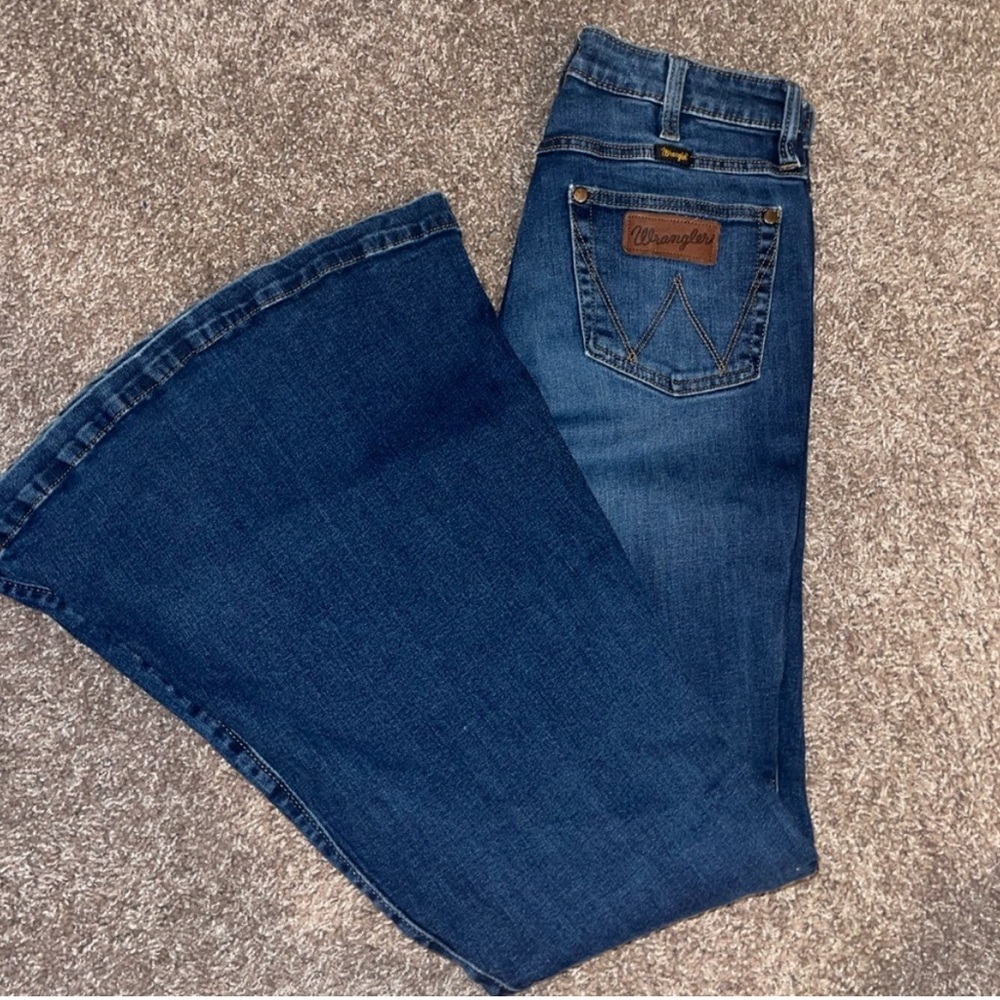 Wrangler Retro High Rise Bell Bottoms